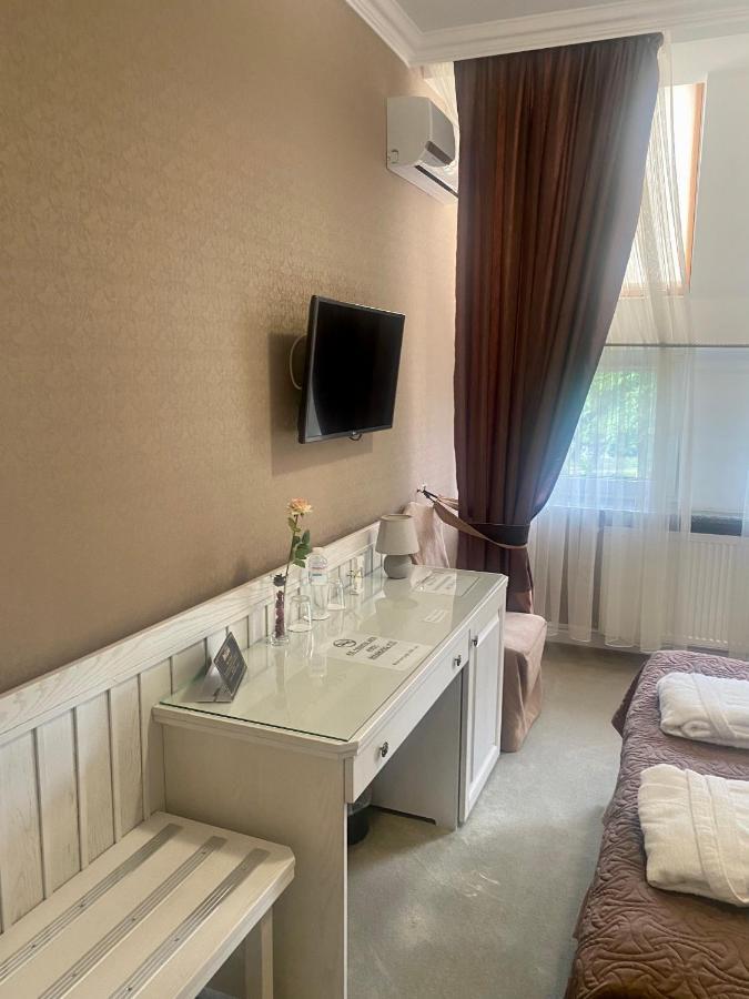 Boutique Hotel Deluxe Kamjanets-Podilskyi Eksteriør billede