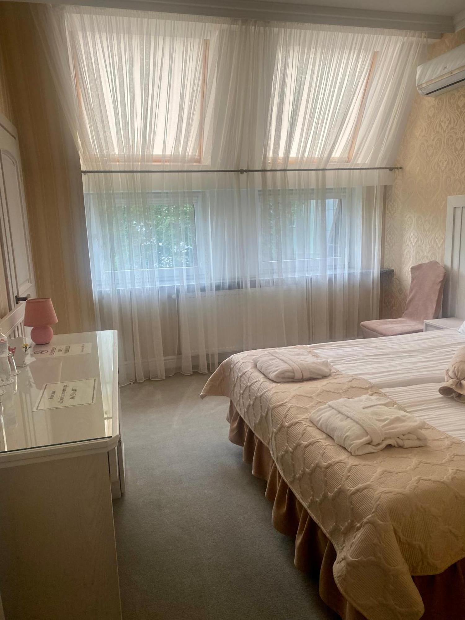 Boutique Hotel Deluxe Kamjanets-Podilskyi Eksteriør billede
