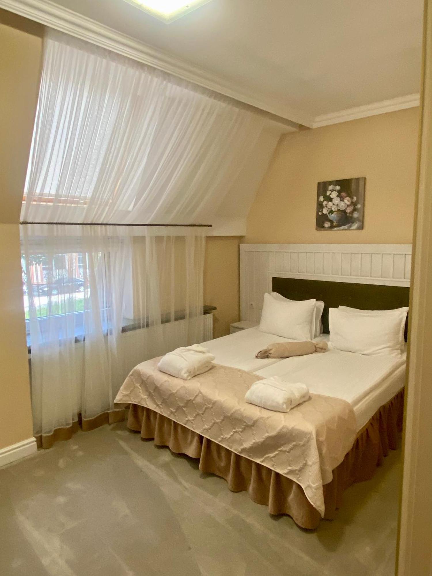Boutique Hotel Deluxe Kamjanets-Podilskyi Eksteriør billede