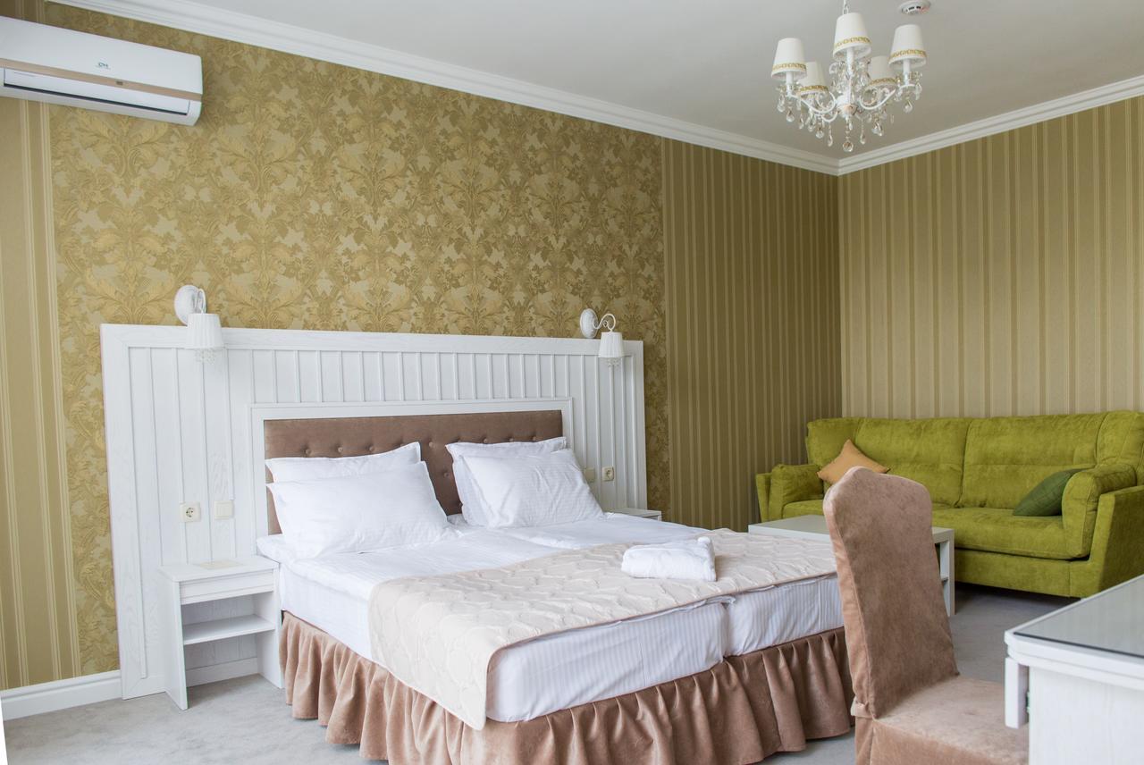 Boutique Hotel Deluxe Kamjanets-Podilskyi Eksteriør billede